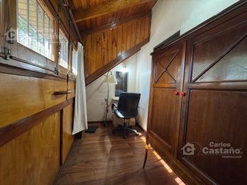 Exc. Chalet 4 Amb. en Impecable Estado con Gran Fondo y Garaje