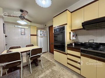 Exc. Chalet 4 Amb. en Impecable Estado con Gran Fondo y Garaje
