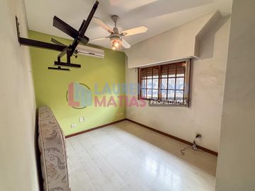 HERMOSA CASA CON PISCINA, GARAGE, JARDIN Y QUINCHO EN BARRIO CORNELIO SAAVEDRA