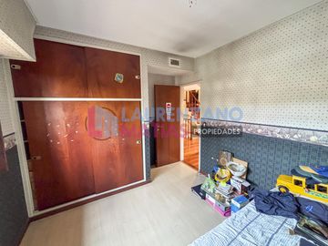 HERMOSA CASA CON PISCINA, GARAGE, JARDIN Y QUINCHO EN BARRIO CORNELIO SAAVEDRA