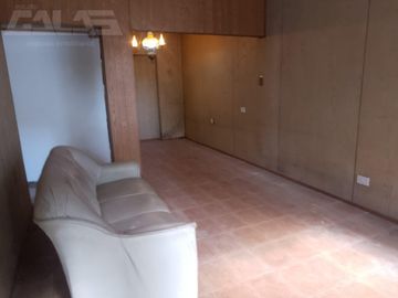 Chalet multifamiliar con amplio jardin y cocheras
