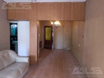 Chalet multifamiliar con amplio jardin y cocheras
