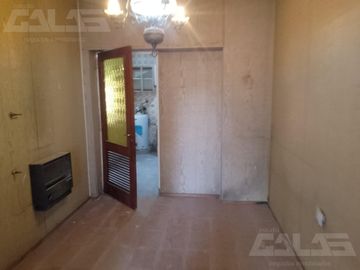 Chalet multifamiliar con amplio jardin y cocheras