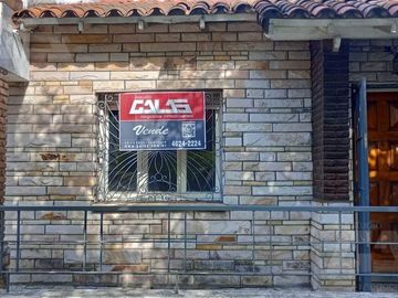 Chalet multifamiliar con amplio jardin y cocheras