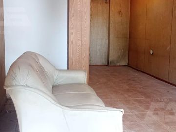 Chalet multifamiliar con amplio jardin y cocheras