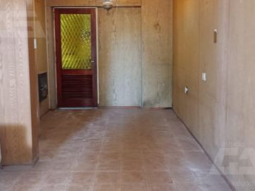 Chalet multifamiliar con amplio jardin y cocheras