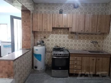 Chalet multifamiliar con amplio jardin y cocheras