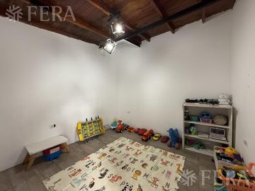 Venta en block de 3 departamentos 3 ambientes en Bernal Oeste