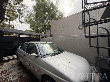 Venta en block de 3 departamentos 3 ambientes en Bernal Oeste