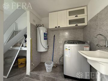 Venta en block de 3 departamentos 3 ambientes en Bernal Oeste