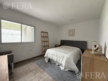 Venta en block de 3 departamentos 3 ambientes en Bernal Oeste