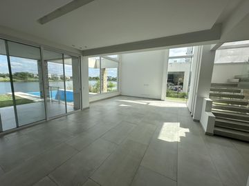 Casa En Venta, Puertos Del Lago