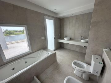 Casa En Venta, Puertos Del Lago