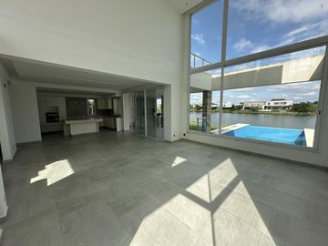 Casa En Venta, Puertos Del Lago