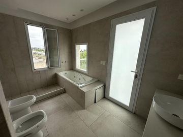 Casa En Venta, Puertos Del Lago