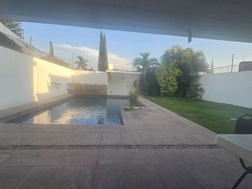 Casa en Venta en Fraccionamiento Vergeles de Oaxtepec, Morelos.