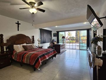 Casa en Venta en Fraccionamiento Vergeles de Oaxtepec, Morelos.