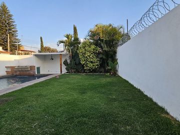 Casa en Venta en Fraccionamiento Vergeles de Oaxtepec, Morelos.