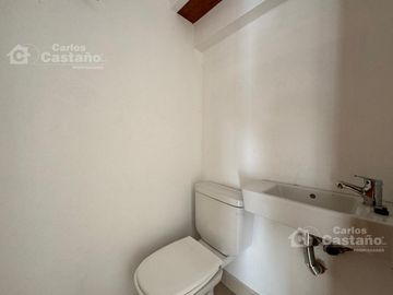 Moderno Complejo de Dúplex, 3 Amb. a Estrenar con Cochera y Jardín