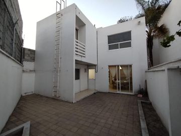 CASA EN FRACCIONAMIENTO EN VENTA EN VILLA PALMAS, QUERÉTARO
