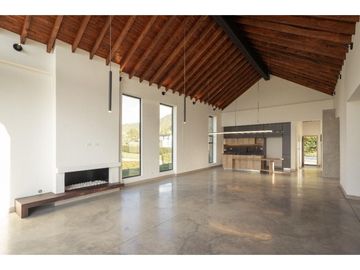 Hermosa casa campestre en venta sector el Canadá