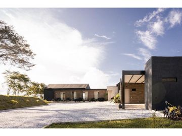 Hermosa casa campestre en venta sector el Canadá