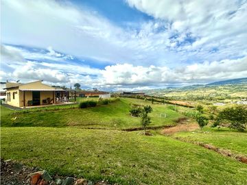 CASA CAMPESTRE EN VENTA, EL CARMEN, DAGUA, VALLE DEL CAUCA