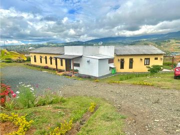 CASA CAMPESTRE EN VENTA, EL CARMEN, DAGUA, VALLE DEL CAUCA