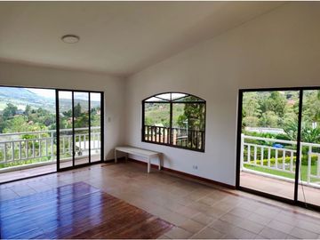 Finca en venta en condominio campestre - Lago Calima El Darién Valle