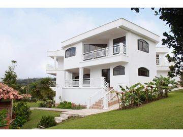 Finca en venta en condominio campestre - Lago Calima El Darién Valle
