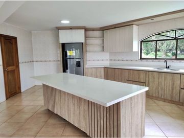 Finca en venta en condominio campestre - Lago Calima El Darién Valle