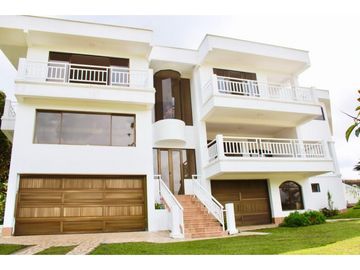 Finca en venta en condominio campestre - Lago Calima El Darién Valle