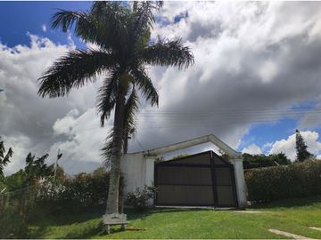 Finca en venta en condominio campestre - Lago Calima El Darién Valle