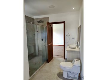 Finca en venta en condominio campestre - Lago Calima El Darién Valle