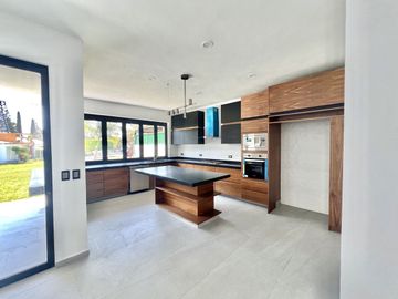 CASA TEMIXCO RESIDENCIA NUEVA EN CLOSTER EN LOMAS DE COCOYOC
