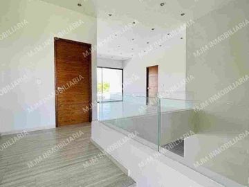 CASA EBRO MODERNA RESIDENCIA EN LOMAS COCOYOC