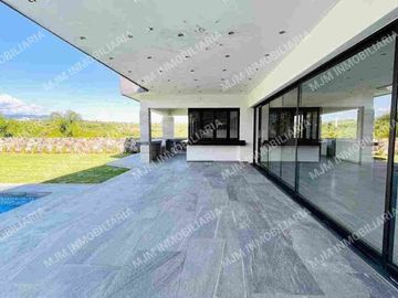 CASA EBRO MODERNA RESIDENCIA EN LOMAS COCOYOC