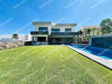 CASA EBRO MODERNA RESIDENCIA EN LOMAS COCOYOC