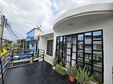 VENTA CASA DE DOS PISOS EN NUEVA FLORESTA CN W: 9101481