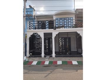 VENTA CASA DE DOS PISOS EN NUEVA FLORESTA CN W: 9101481