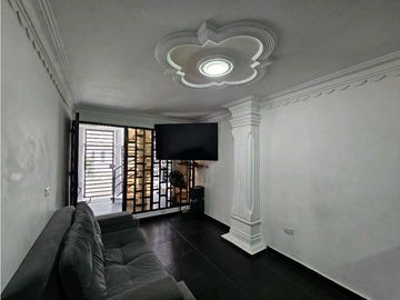 VENTA CASA DE DOS PISOS EN NUEVA FLORESTA CN W: 9101481