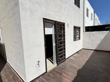 CASA EN VENTA EN VALLE AZUL APODACA