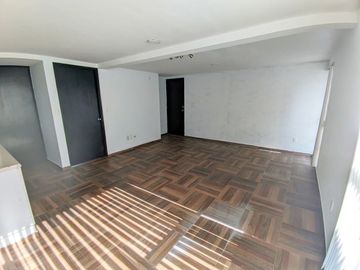 Departamento en Venta con balcón en Carmen Benito Juárez Cdmx
