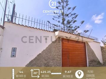 ¡Oportunidad única en TACNA! Casa espaciosa a pasos de Calle Arica y la UNJBG