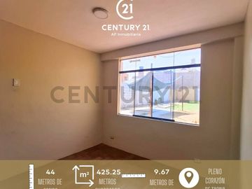 ¡Oportunidad única en TACNA! Casa espaciosa a pasos de Calle Arica y la UNJBG