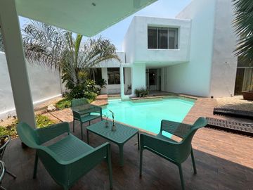 Casa Amueblada en Venta en Fracc. Campestre, Mérida Yucatán