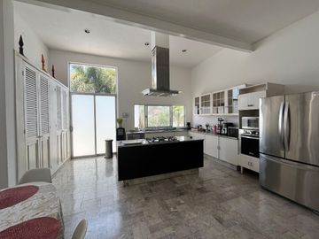 Casa Amueblada en Venta en Fracc. Campestre, Mérida Yucatán