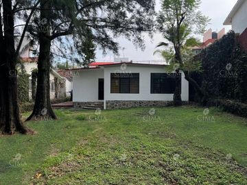 Venta Casa de un nivel en  Hacienda Tetela, Cuernavaca, Morelos - V369