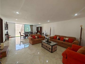 Casa en venta en Bosques de Zavaleta Puebla 3 recamaras y jardin