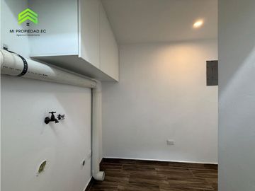 Casa con piscina y vista al mar en Urbanizacion Ciudad del Mar – Manta